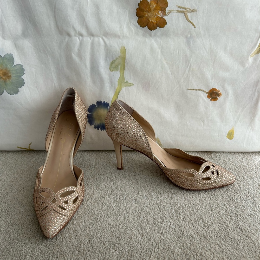 Elegant Gold Heels with Cutout Design size 36